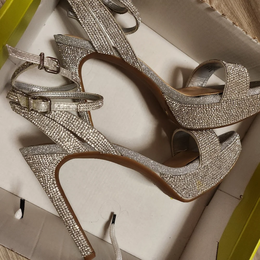 Gianni Binni Zinnaa Embellished Sandals - Picture 6 of 6